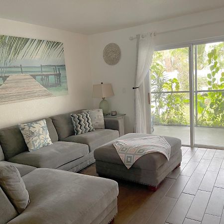 Beautiful Bright & Sparkling 2Bed 1Bath Beach Retreat - Unit 212 Коко Бийч Екстериор снимка