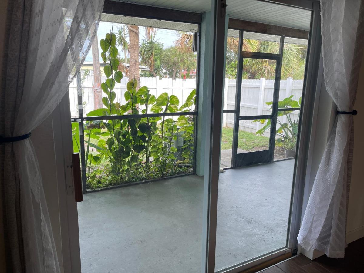 Beautiful Bright & Sparkling 2Bed 1Bath Beach Retreat - Unit 212 Коко Бийч Екстериор снимка
